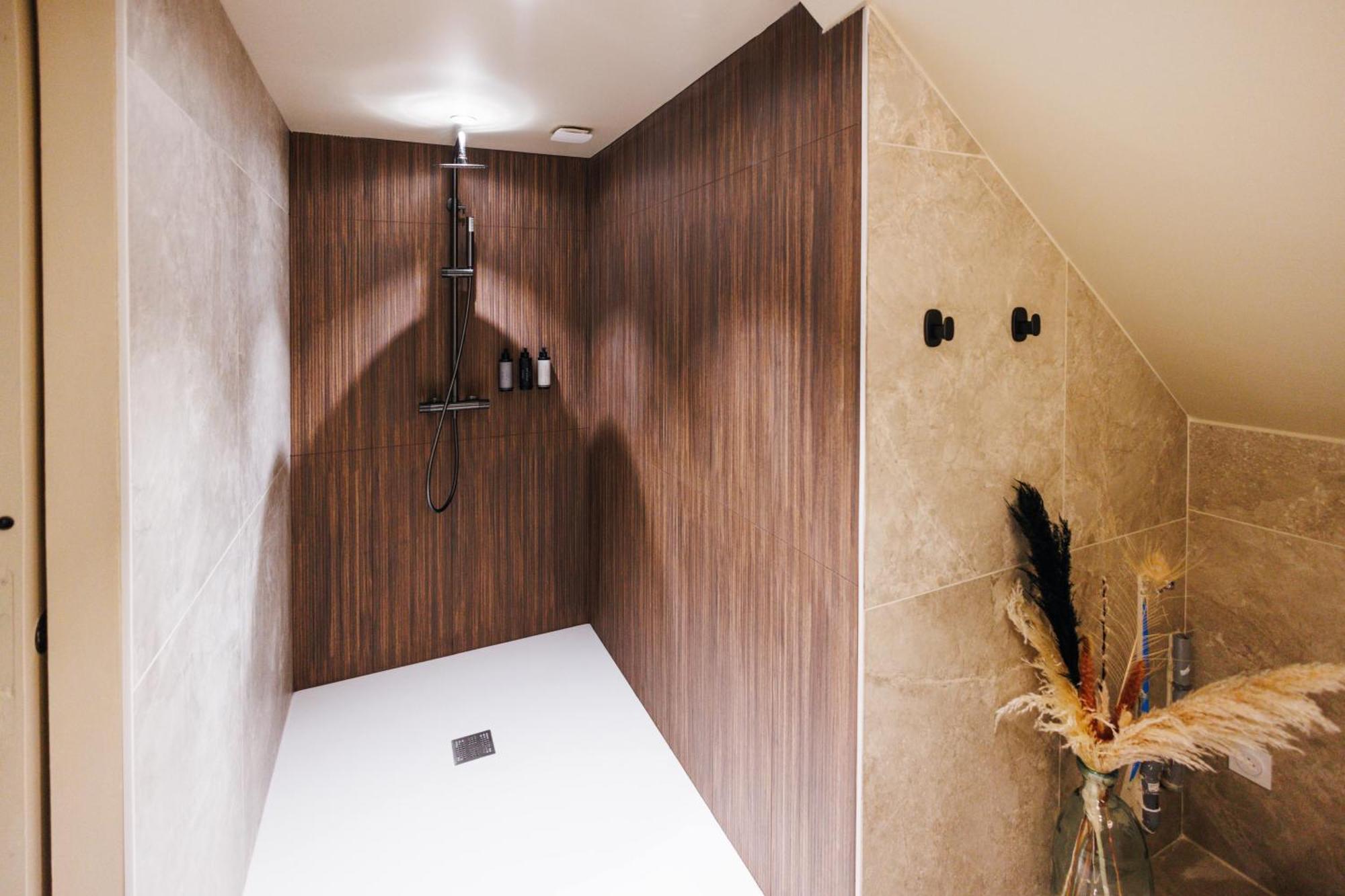 Eden Room - Luxe, Balneo & Sauna Ле-Ман Экстерьер фото